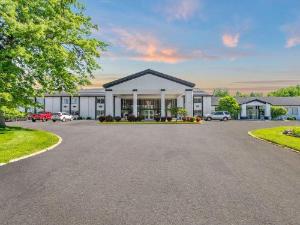 Econo Lodge, Erie