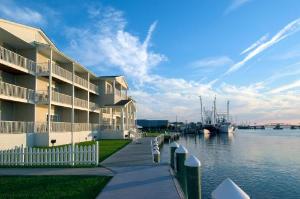 Hampton Inn & Suites Chincoteague-Waterfront, Va, Chincoteague Island