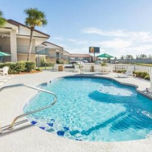 Hotels near CrossPointe Church Valdosta - Super 8 by Wyndham Adel