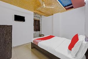 OYO Flagship 85627 Hotel Radhe, Gandhinagar