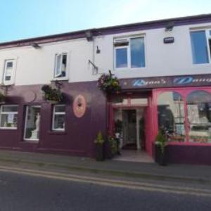 Hotels near FBD Semple Stadium - Ryan's Daughter B&B