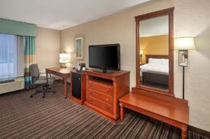 Hampton Inn & Suites by Hilton Toronto Airport, Mississauga