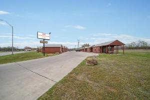 Oyo Hotel Kenedy Downtown - US 181, Kenedy