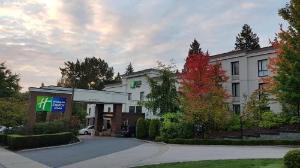Holiday Inn Express and Suites Surrey, an IHG Hotel, Surrey