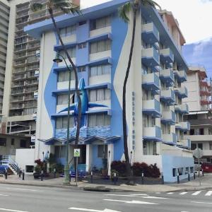 Holiday Surf Hotel (with full kitchen)