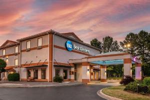 Best Western Plus Carlton Suites - Birmingham, Homewood
