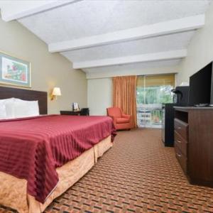 Hotels near Van Wezel Performing Arts Hall - Americas Best Value Inn Sarasota Downtown