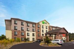 Holiday Inn Express Newport, Newport
