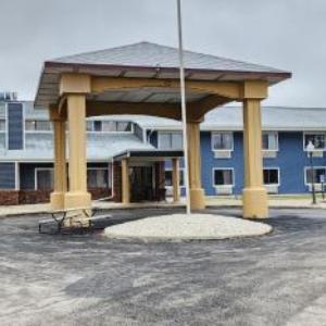 The Oasis Hotel & Bar