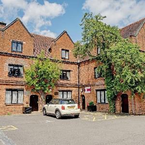 OYO Dovecote Hotel