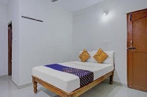 SPOT ON 82048 Sujith Residency, Vellore
