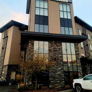 Comfort Suites Kelowna