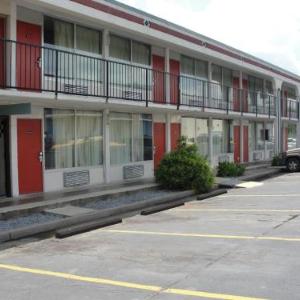 Hotels near The Shed Maryville - Budget Inn