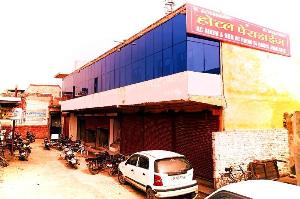 SPOT ON 82188 Hotel Paradise, Greater Noida
