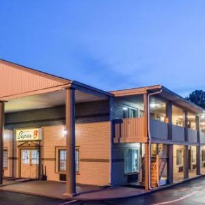 Hotels near Essex Steam Train - Super 8 By Wyndham Old Saybrook