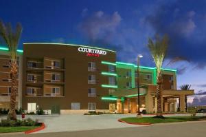 Courtyard by Marriott Victoria, Victoria