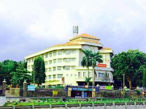 Hotel Srichackra International, Palakkad