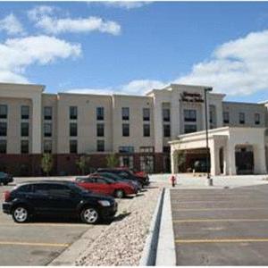 Dacotah Bank Center Hotels - Hampton Inn By Hilton & Suites Brookings