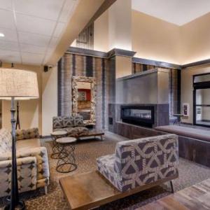 Hotels near Burlington Memorial Auditorium - Comfort Suites Burlington