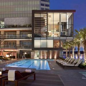 Hotels near PNE Amphitheatre - Fairmont Pacific Rim