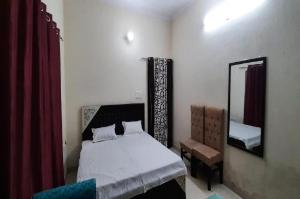 OYO 82700 Hotel Imperial Lawn And Banquet, Bareilly