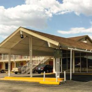 Hotels near Beaumont Ranch - Thunderbird Motel Hillsboro