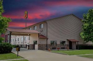 Super 8 by Wyndham Normal Bloomington, Bloomington