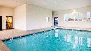 Super 8 by Wyndham Pueblo, Pueblo
