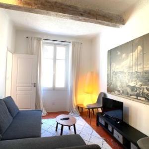 Enchanting 1-bedroom apartment on rue Fourmillière