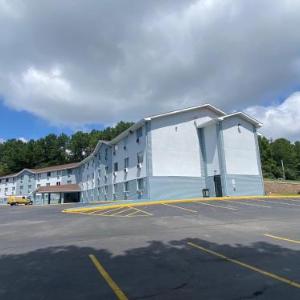 Super 8 by Wyndham Homewood Birmingham Area hotel in Homewood