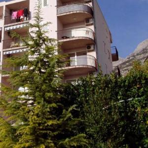 Apartments with parking space Makarska - 19756