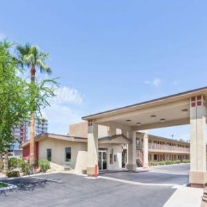 Super 8 by Wyndham Tempe/ASU/Airport