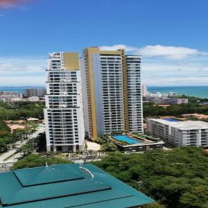 The Peak Towers sea view apartments soi Kasetsin