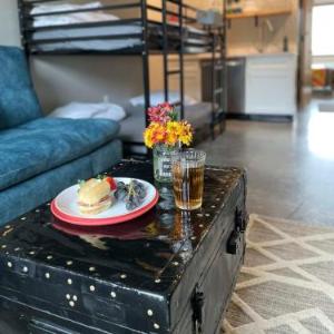 Travel themed group suite near Route 66