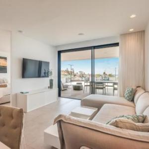 Infinity 0-8 LUXE SEA VIEW 2B