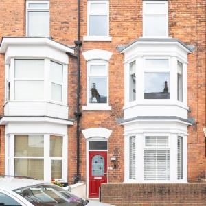 Scarborough Stays - Trafalgar Lodge - 4 bedroomed house - Free Parking