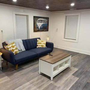 3 bed 2 bath Renovated Home Near the Lake