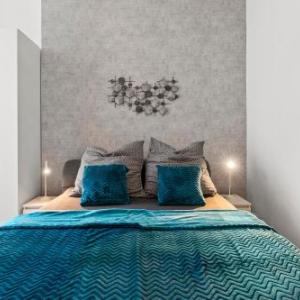 The Mierendorf Style group & family friendly 2 BR 15 bath rooms ideal for 2 -5 Guests