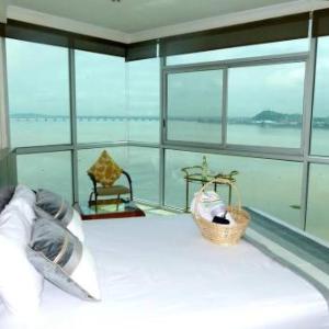 Ecusuites Eleven Riverfront Jacuzzi Home Premium