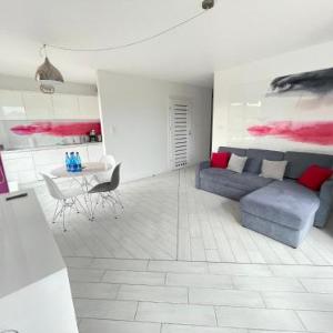 Lady - Victoria Residence by OneApartments