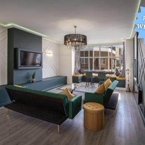 Town View Apartment by Sasco