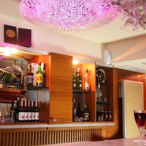 Royce Hotel