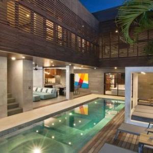 4BR Villa Jumat - Minggu Villas Seminyak