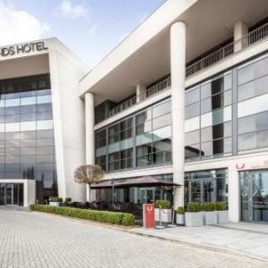 Hotels Near Rhs Garden Wisley Woking Concerthotels Co Uk Brooklands Hotel Spa