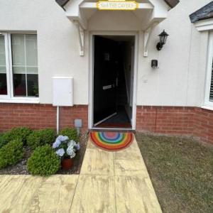 Spacious and Stylish House in Prime Location with HotTub
