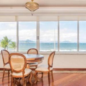 Huge 3 bedroom ocean front for 8 people