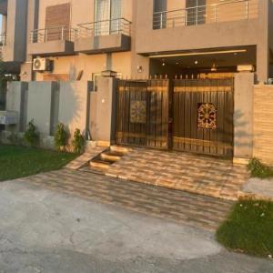 Grey Orchard Homestay - A Family Place