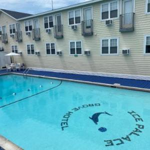 Grove Hotel