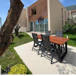 Villa Olive Green Coast