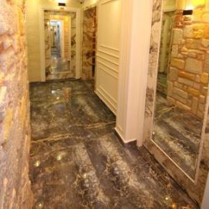 REN PLUS SUITES